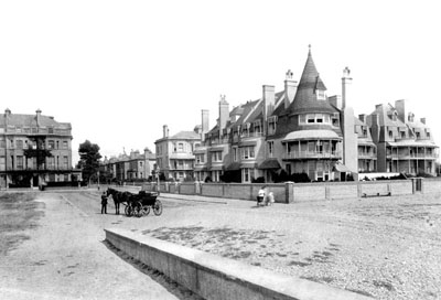 The Haven, where Oscar Wilde stayed, left-hand end of the terrace. © The Francis Frith Collection.